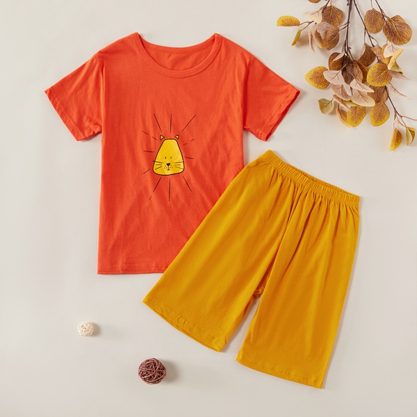 Stylish Lion Print Tee and Solid Pants Set