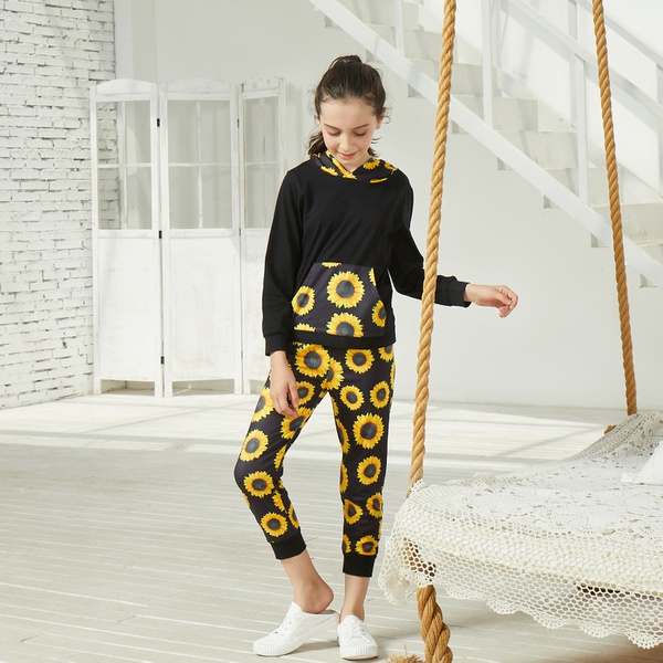 Fashionable Sunflower Allover Print Hooded Sweatshirt and Pants Set